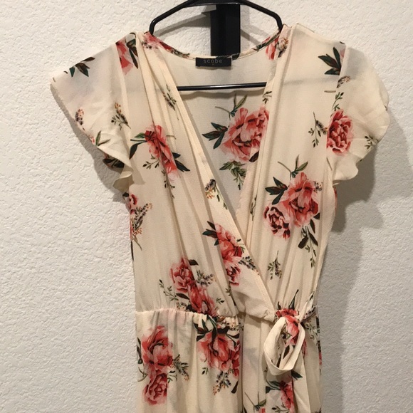 V-Neck Floral Dress - Picture 2 of 4